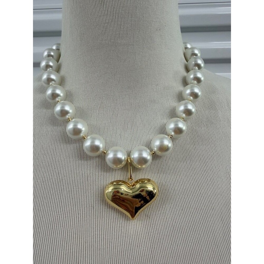 Chunky Faux Pearl Necklace with Gold Heart Pendant